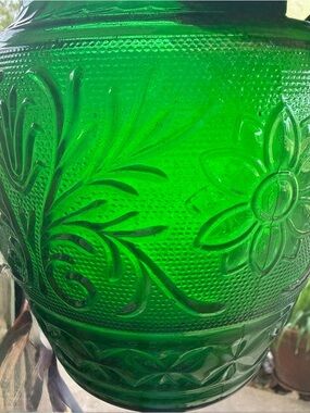 Anchor Hocking Sandwich Forest Green Glass Cookie Jar Vase Vintage 7”. Excellent